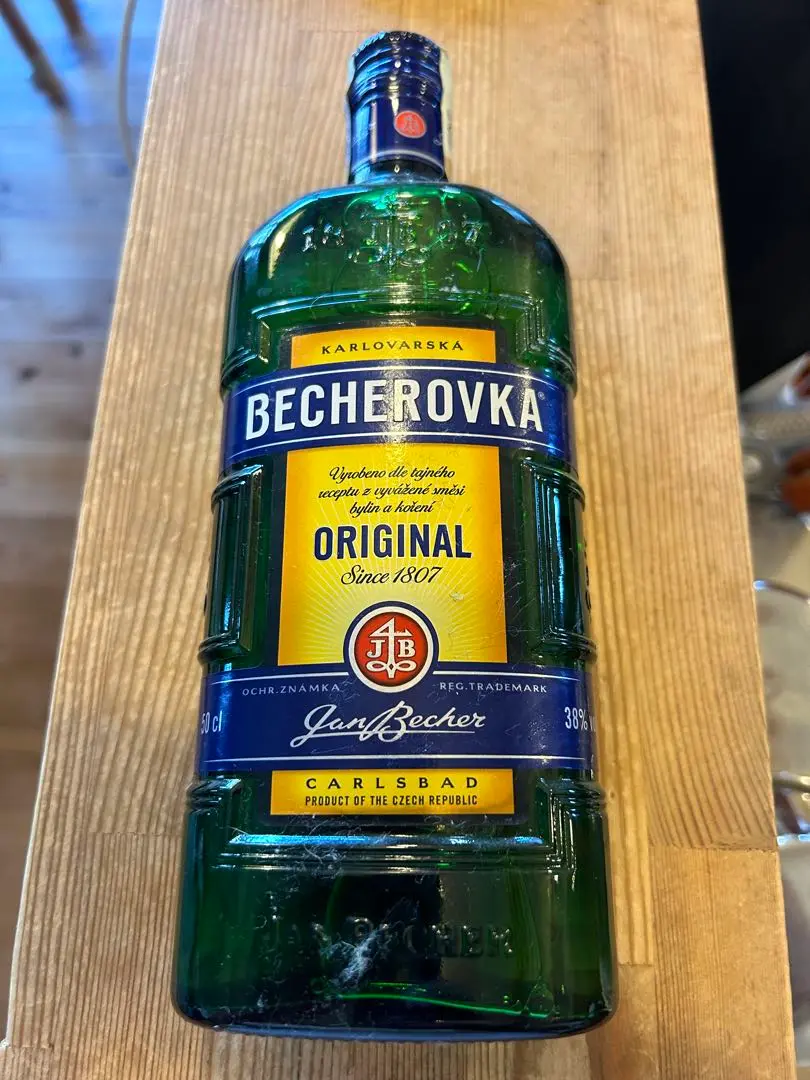 BECHEROVKA THE ORIGINAL 500ml セット　チェコ共和国 胃の病気を治す目的で販売されていたチェコの薬草酒「ベヘロフカ