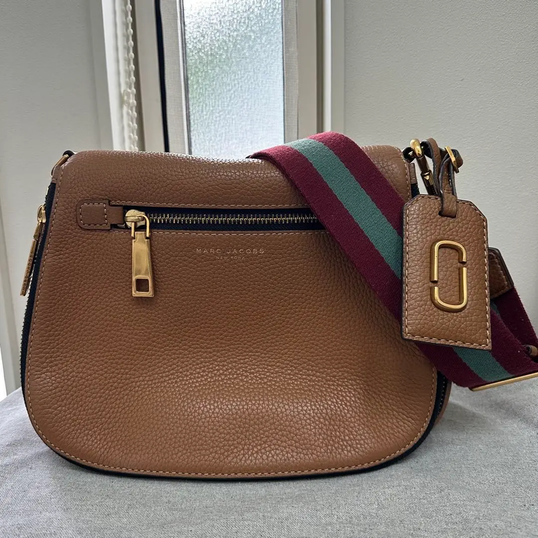 【美品・保存袋付】MARC JACOBS ゴッサム スモール ショルダーバッグ 美品・保存袋付】MARC JACOBS ゴッサム スモール ショルダー