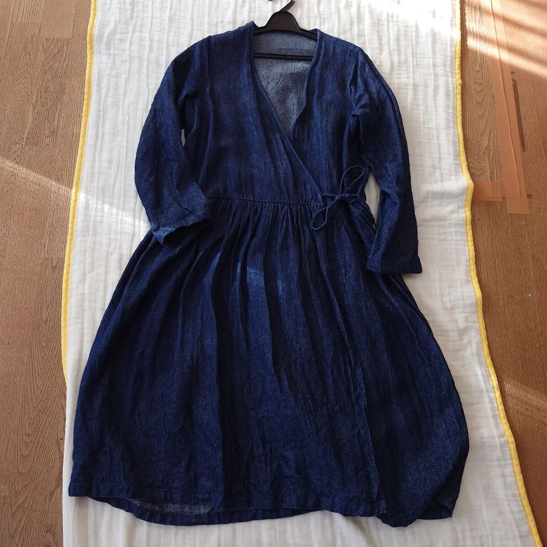 Thumbnail of Price reduced to ¥6700 until December 25th. Nest Robe Indigo Linen Cache-coeur.