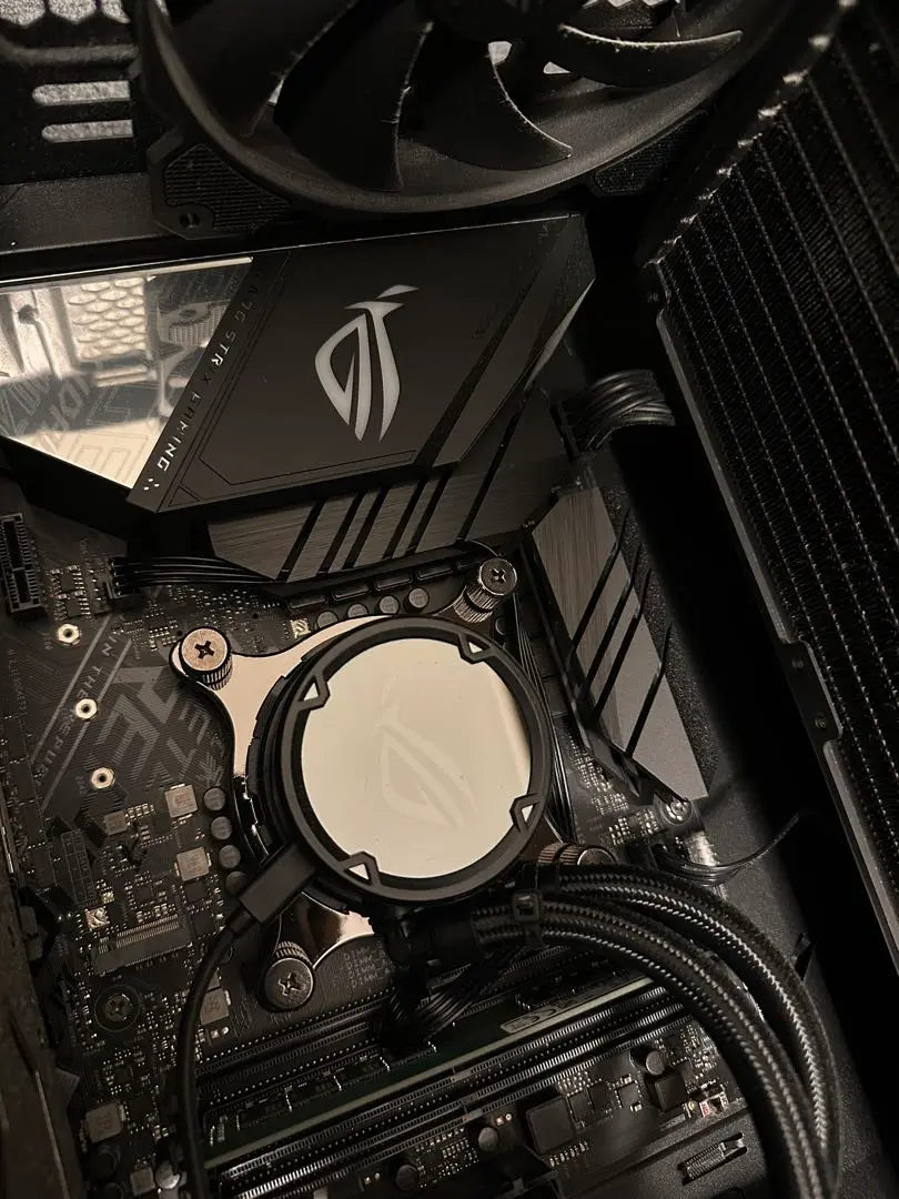 グラフィックボード・グラボ・ビデオカード ROGStrix Z390-FGaming+i9-9900K+RTX2080ti Amazon | Republic of Gamers Strix GeForce RTX 2080 Ti