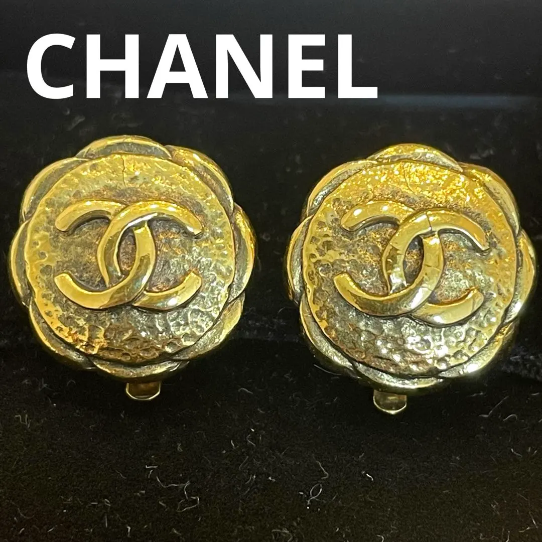 Thumbnail of Chanel Coco Mark Vintage Gold Earrings 17S2505