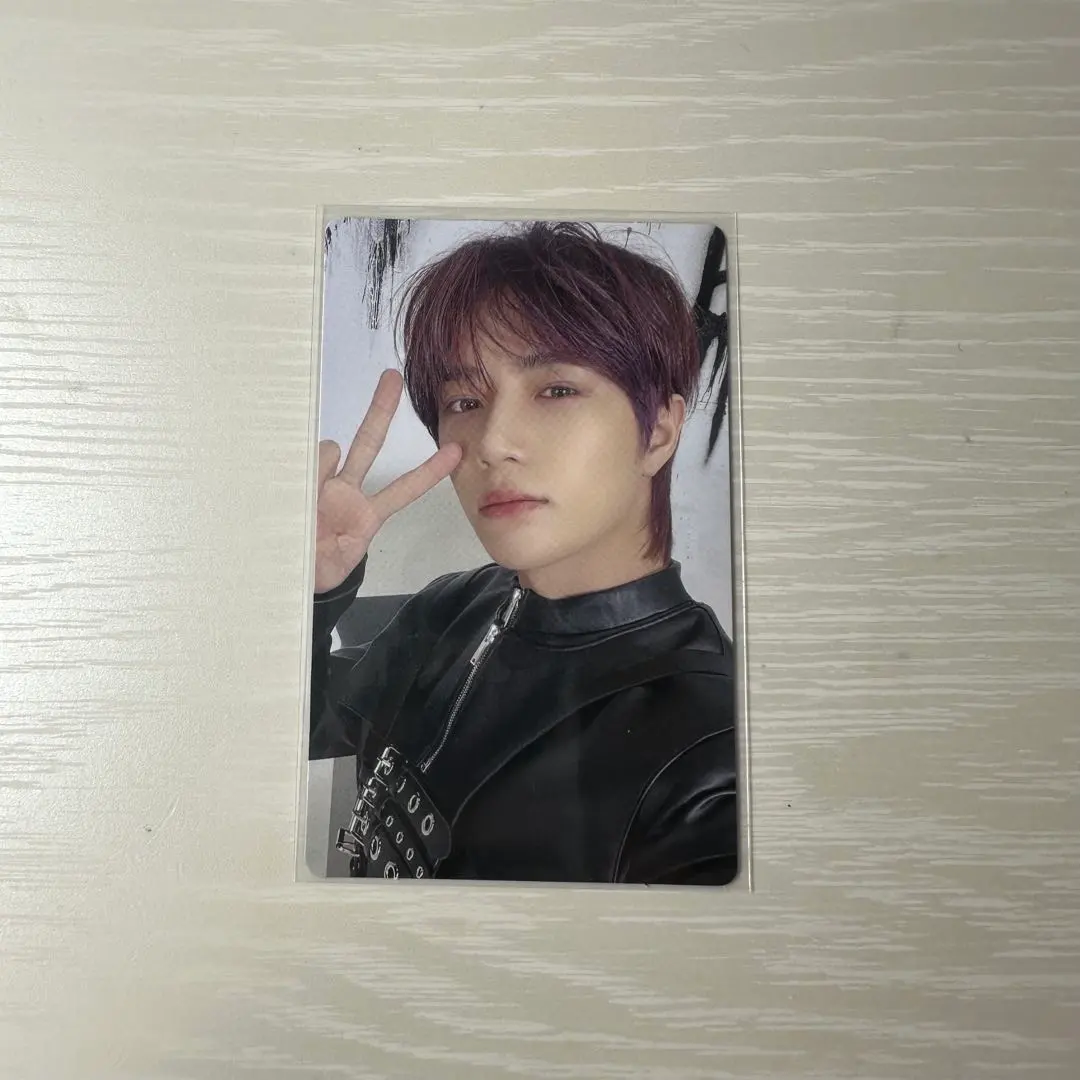Thumbnail of [TXT] THURSDAY'S CHILD Universal Music Store Benefit Beomgyu Photocard