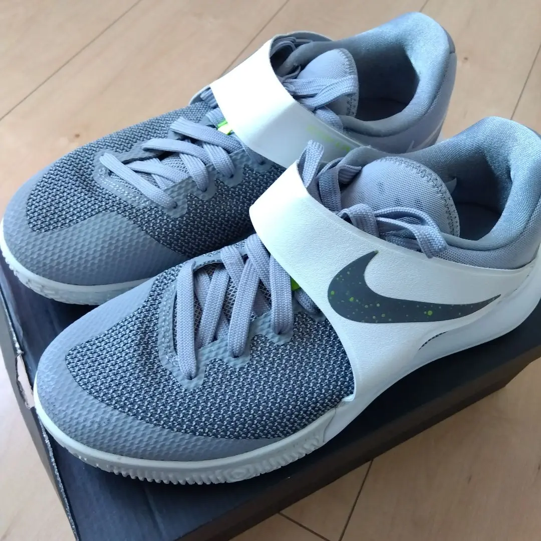 Nike バスケットボールシューズ グレー ズームライブ 2025年最新】nike zoom liveの人気アイテム - メルカリ