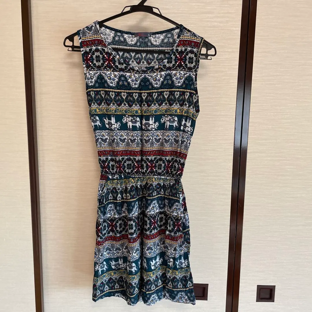 象紋洋裝 上衣 的縮圖