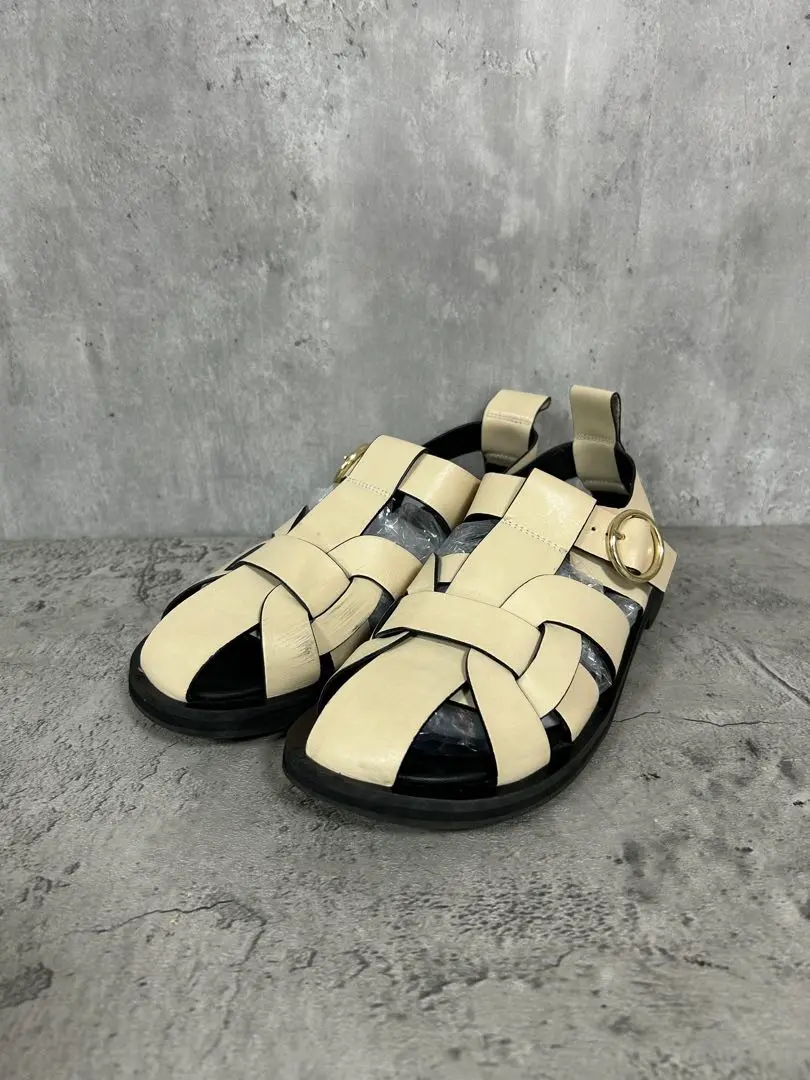 2025年最新】zara レザーフラットケージサンダルの人気アイテム