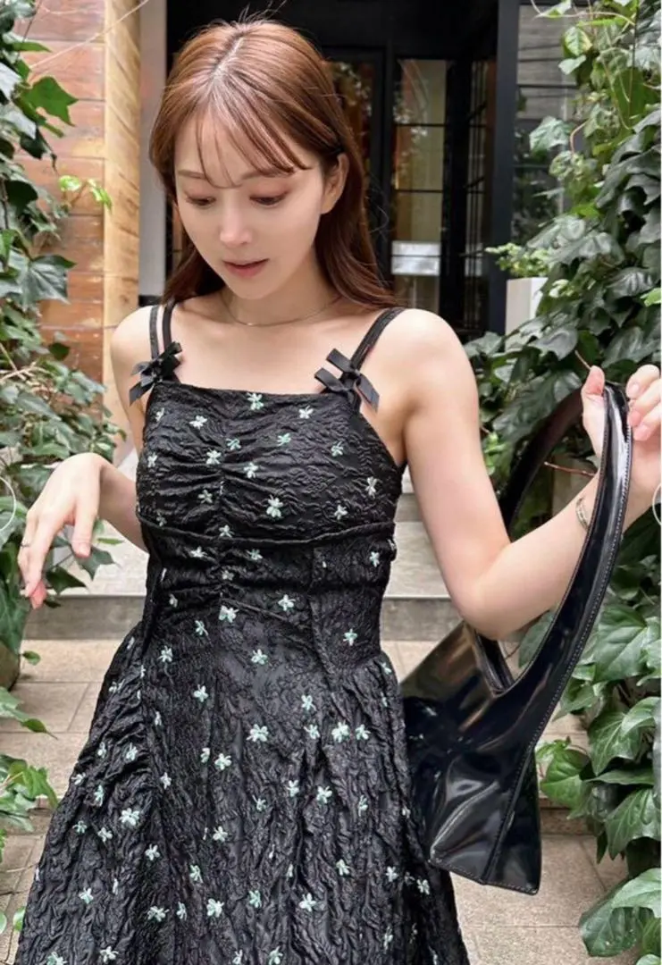 スナイデル　刺繍　ドレス SNIDEL - ラスト 限定 新品 SNIDEL レース刺繍ドレス ベージュ 1