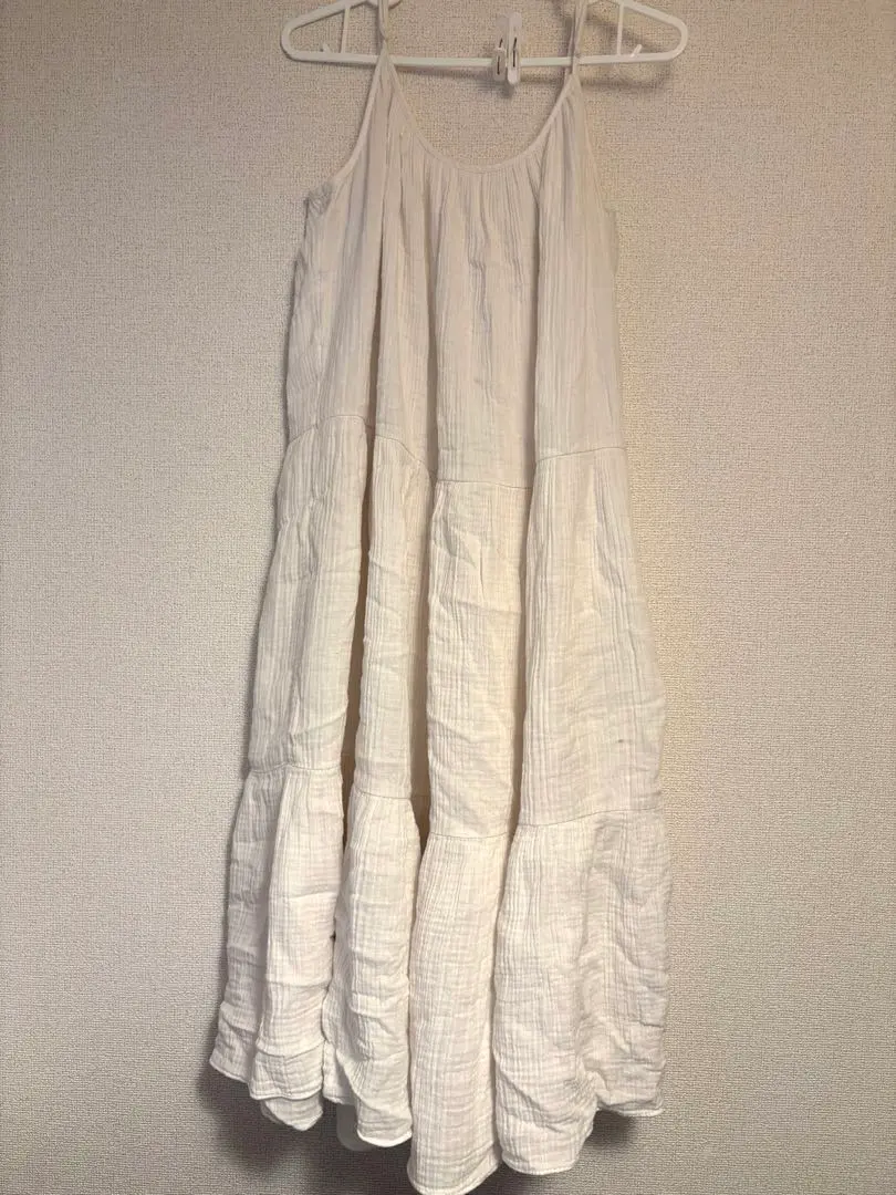 H&M 白色吊帶連衣裙 的縮圖