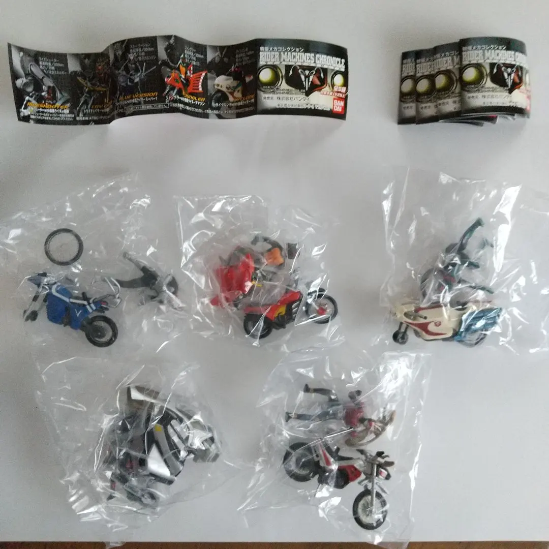 特攝機械收藏 騎士機車編年史 全5種 未開封 附書 的縮圖