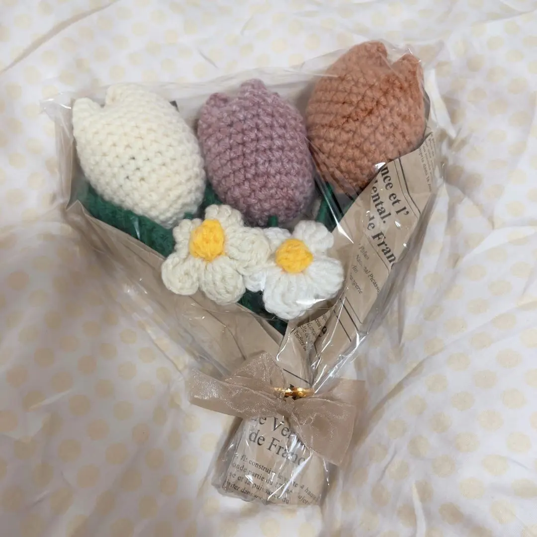 Thumbnail of Bouquet, knitting, 1