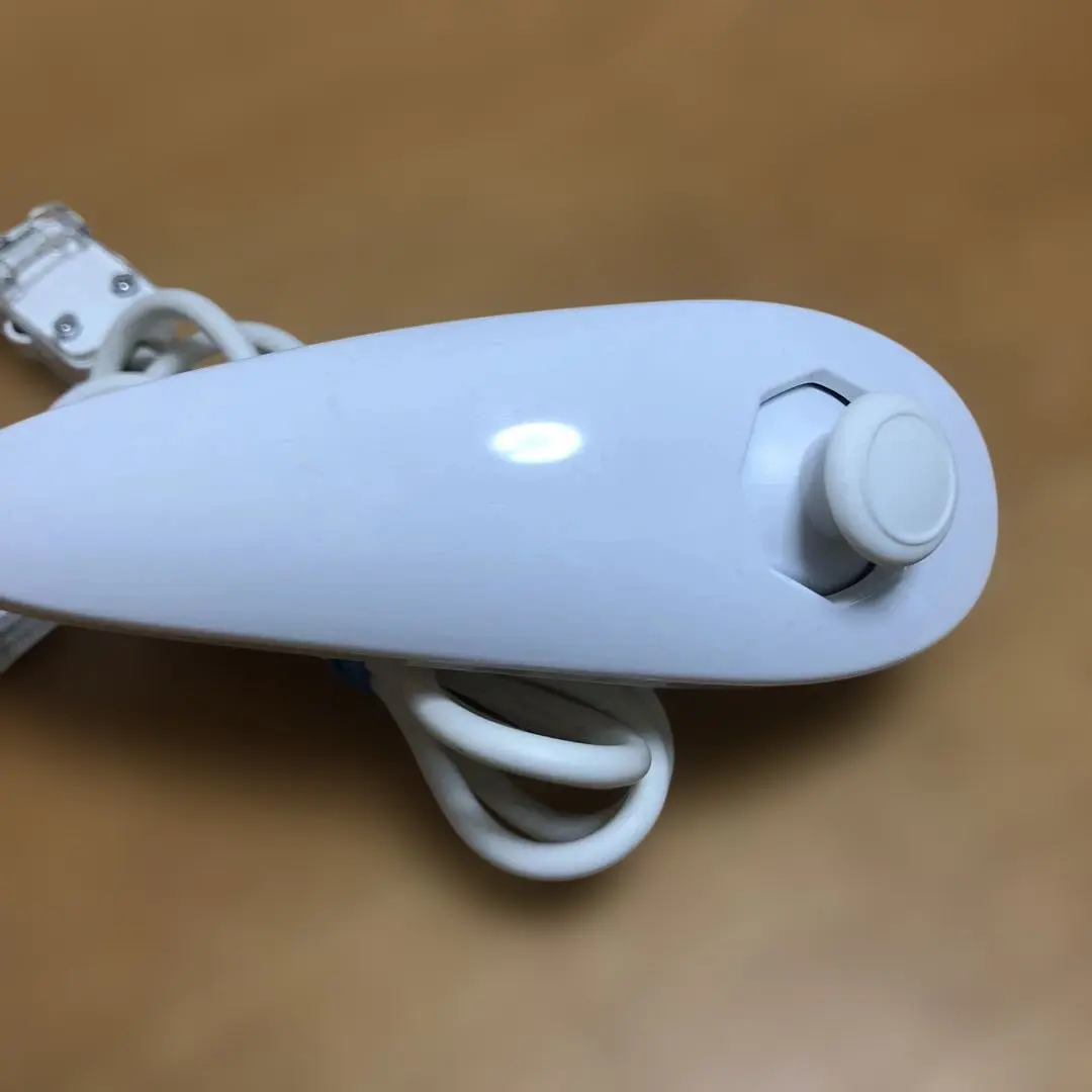 Thumbnail of [Anonymous, Free Shipping] 425-98 Home Video Game Console Nintendo Wii Nunchuk White