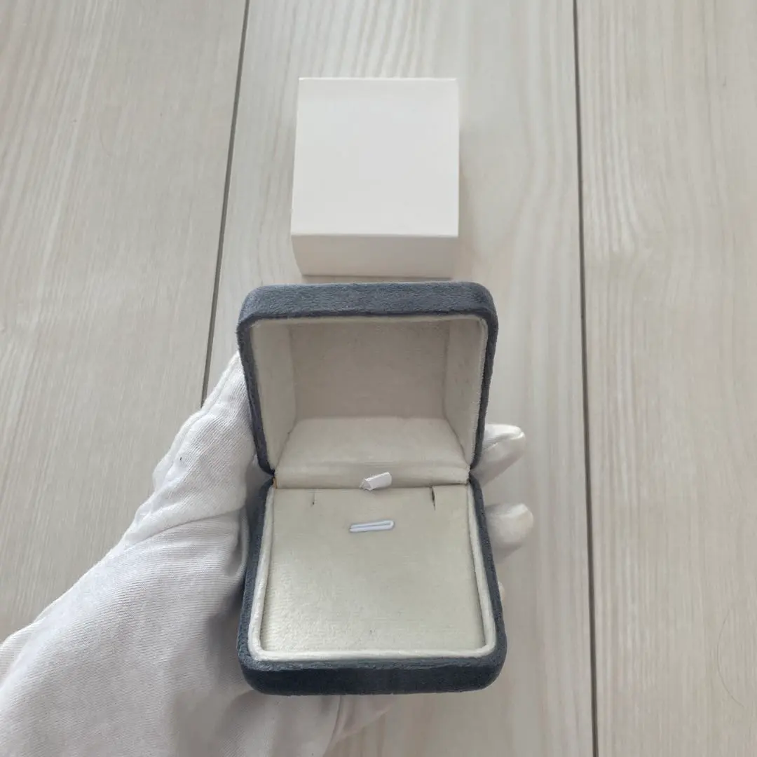 Thumbnail of Gray Fabric Jewelry Box Pendant Necklace Case Gift Present Box