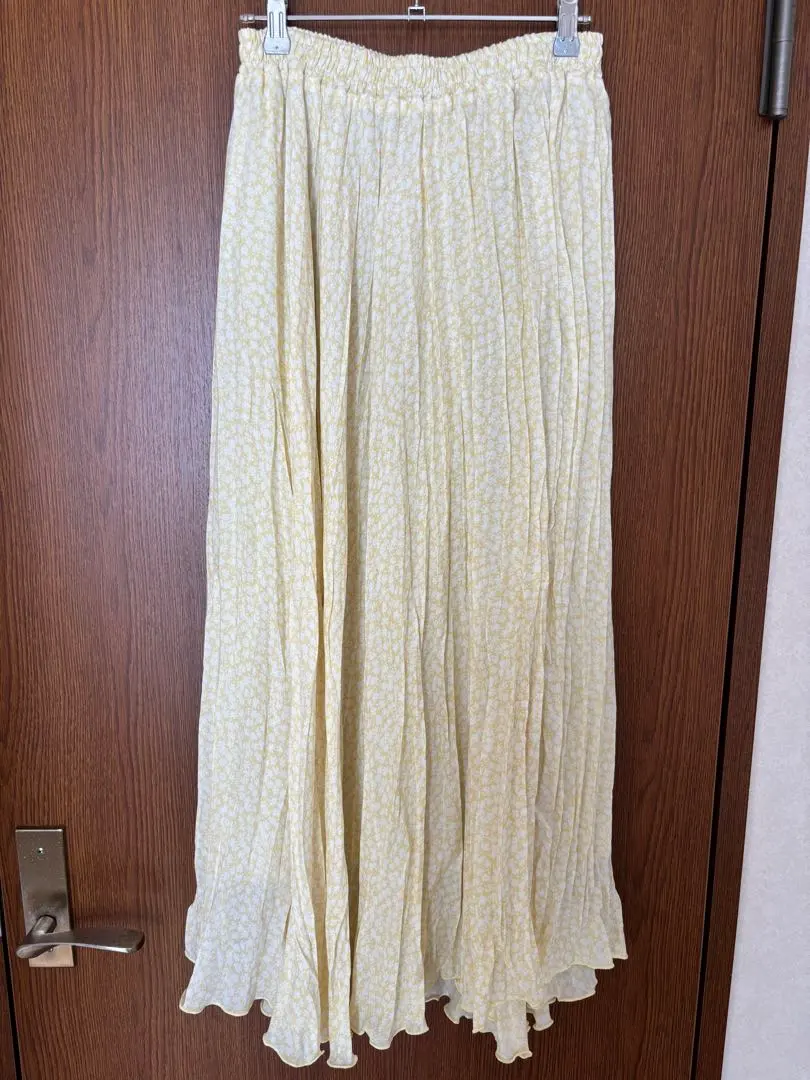 Thumbnail of American Holic Floral Pleated Skirt - Yellow