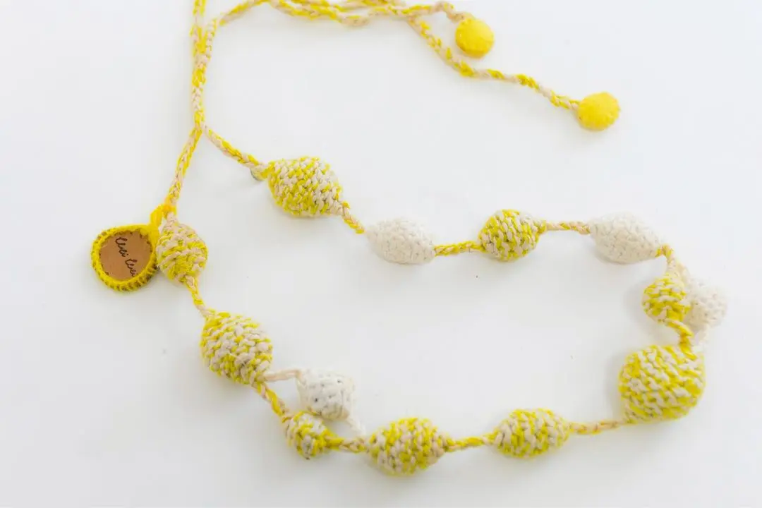 週末お値下げ中♧ミナペルホネン 花と動物モチーフ レースネックレス 刺繍 ミナペルホネン 花と動物モチーフ レースネックレス 刺繍 - メルカリ