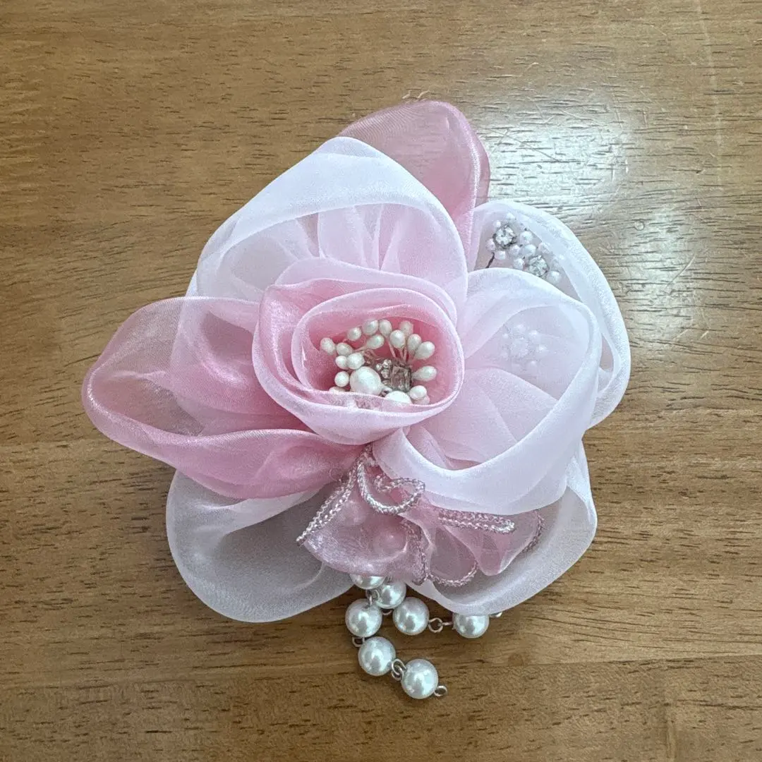 Thumbnail of corsage