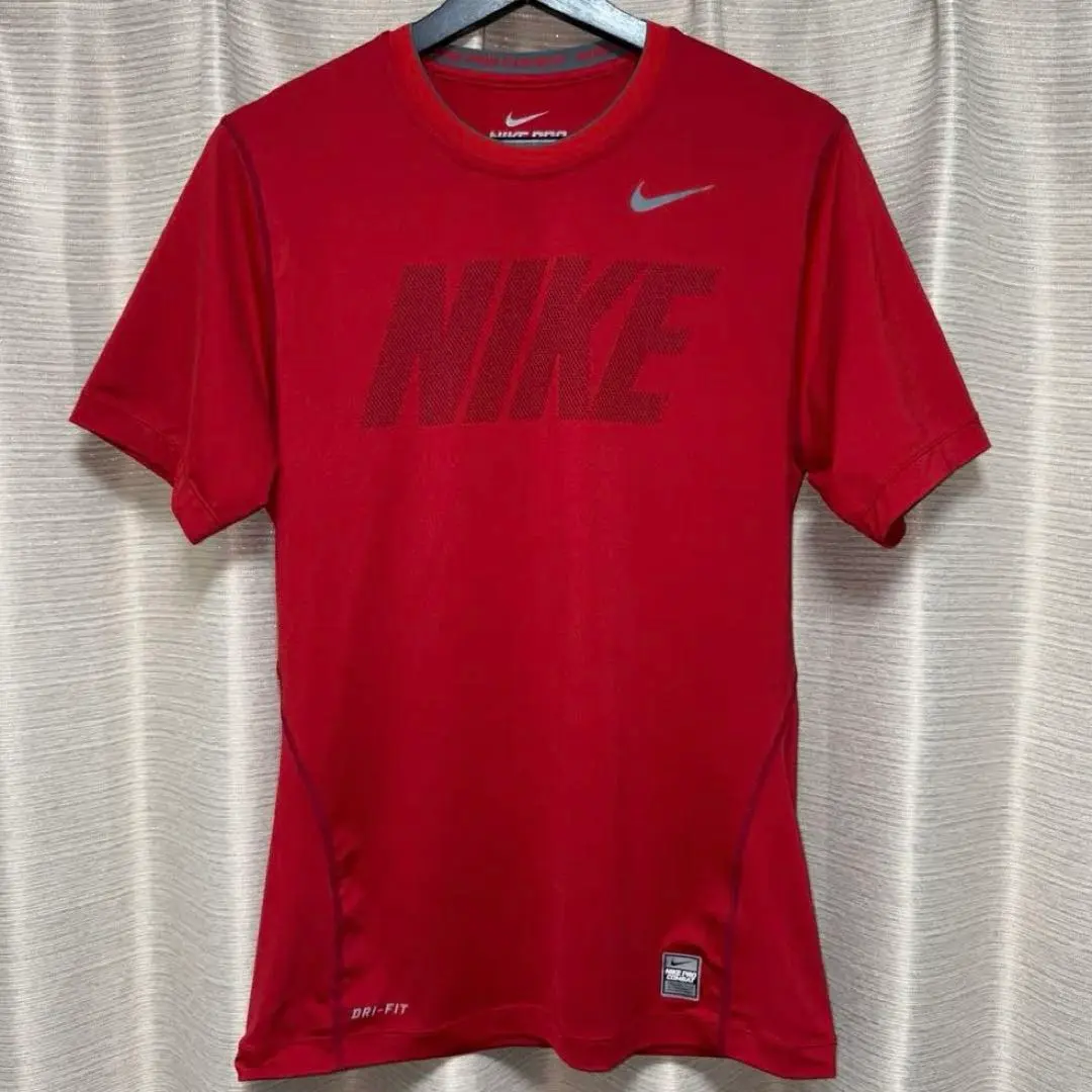 Thumbnail of Nike Pro Combat T-shirt, size M