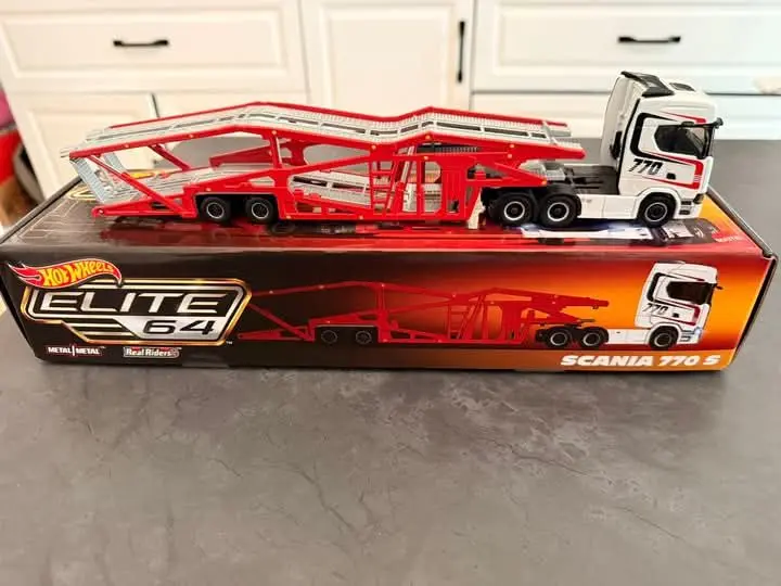 送料無料 1/64 スカニア カーキャリア トレーラートラック