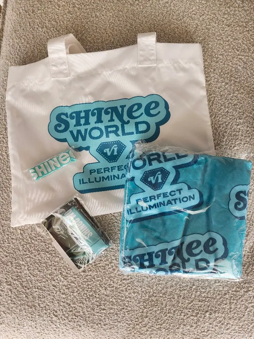 SHINee ミンホ ミノ ソウルコンユニホーム アプグレ特典エコバッグ付き 2025年最新】ミンホ アップグレードの人気アイテム - メルカリ