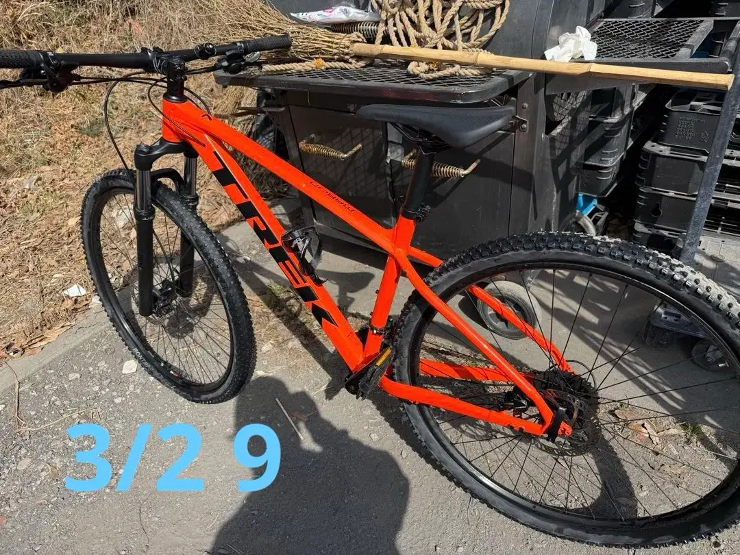 Trek marlin7 マウンテンバイク　直接取引のみ 直接引取限定】TREK トレックマウンテンバイク Marlin7 L