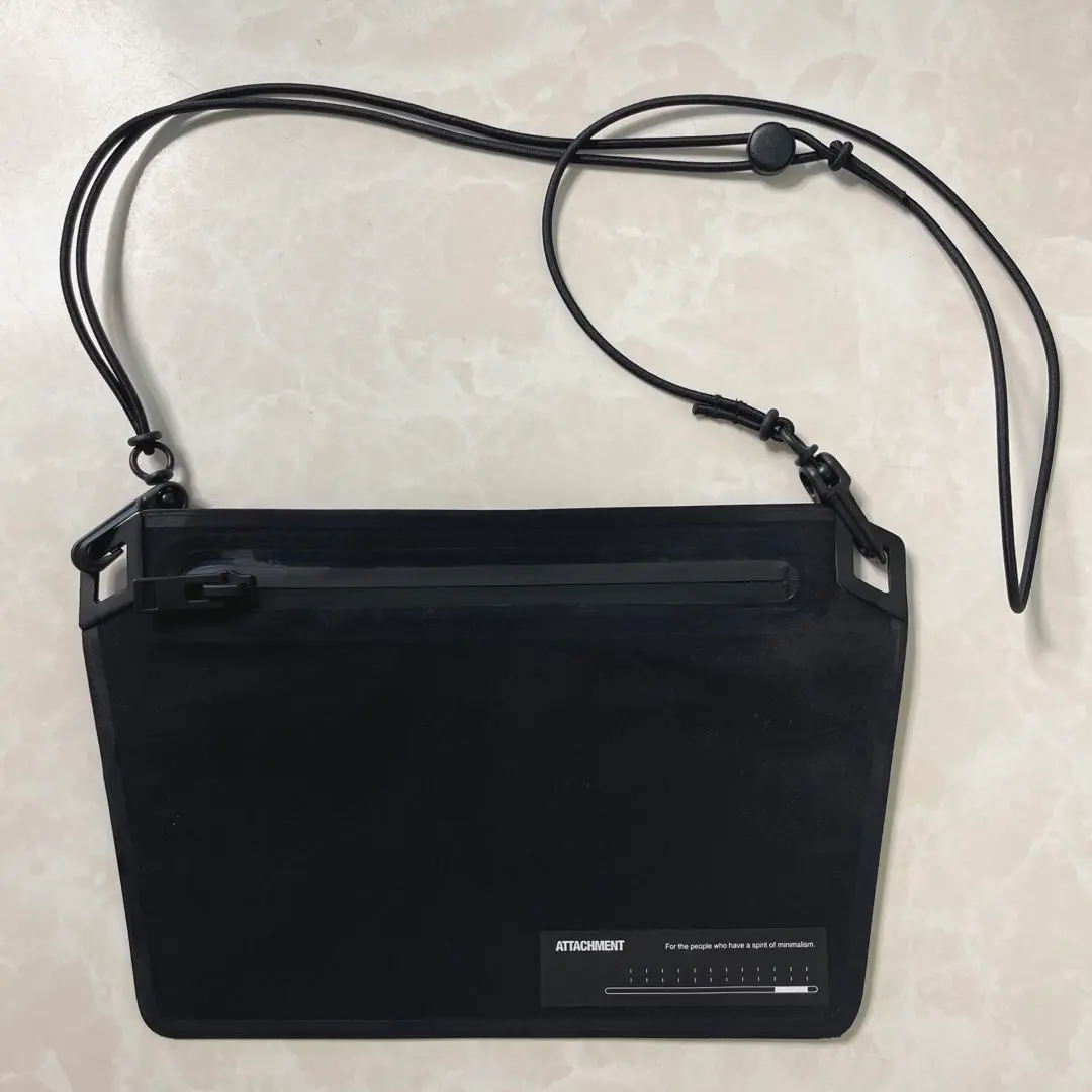 【期間限定値下】ATTACHMENT アタッチメント ボディバッグ レザー 期間限定値下】ATTACHMENT アタッチメント ボディバッグ レザー