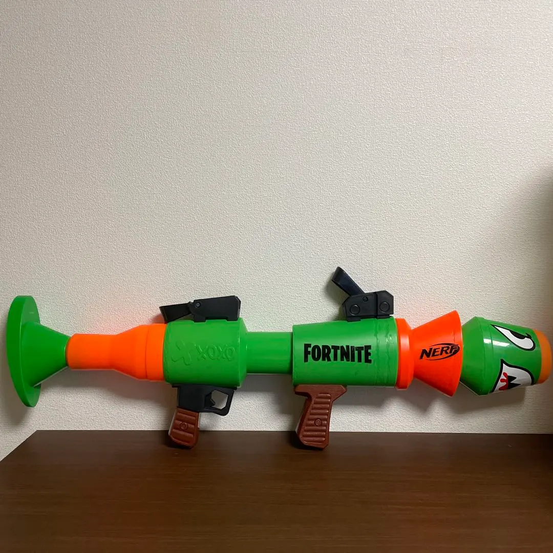 ナーフ FORTNITE ランチャー　貴重な未開封ロケット弾付き！ これで最後 ナーフ FORTNITE ランチャー 貴重な未開封ロケット弾
