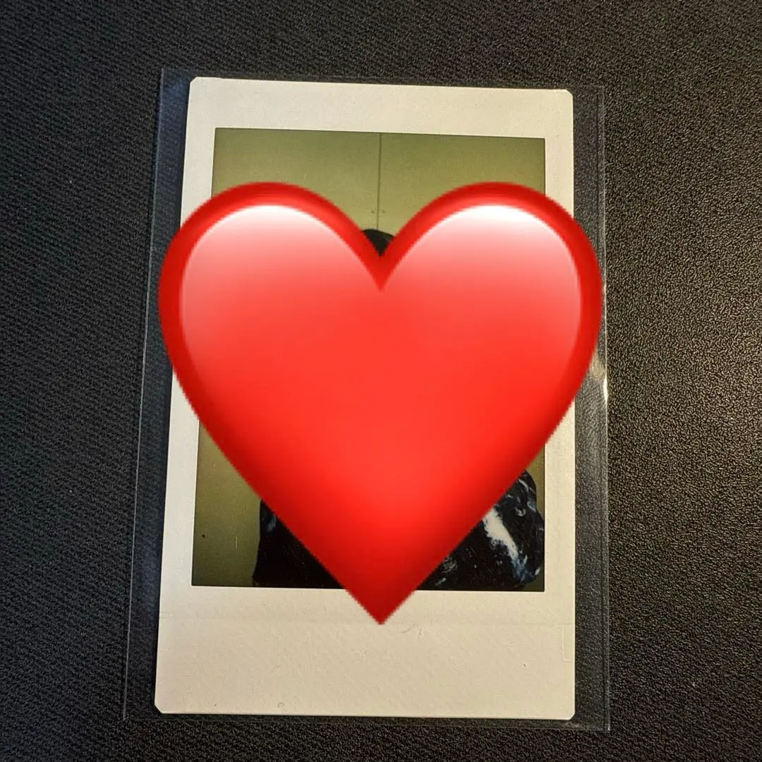 Thumbnail of XLOV WUMUTI Umuti, limited-edition random cheki (Polaroid) from the event. Only the item in hand.