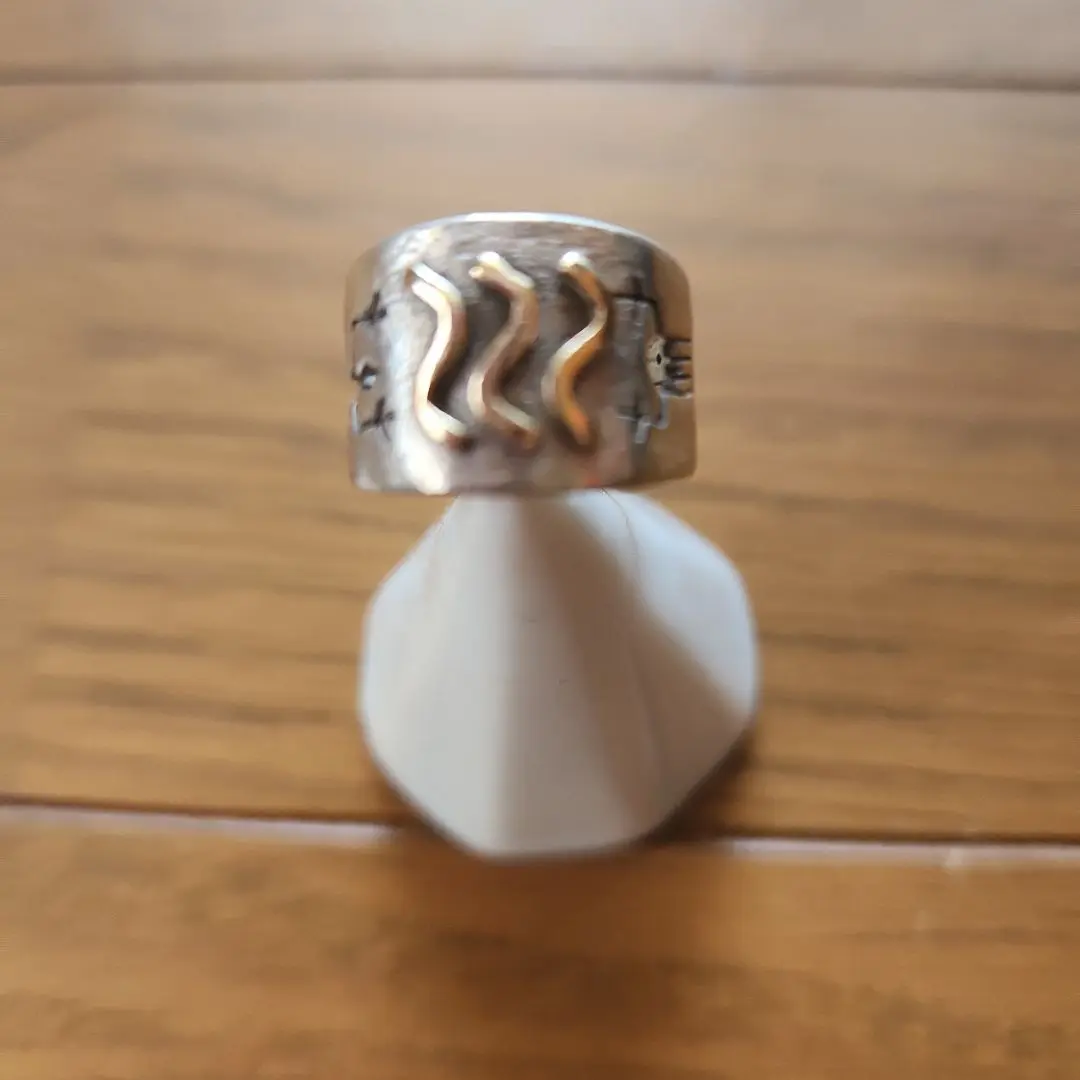 貴重価値ズニMyron Panteah作シルバー&ゴールドリング14k 貴重価値ズニMyron Panteah作シルバー&ゴールドリング14k - メルカリ