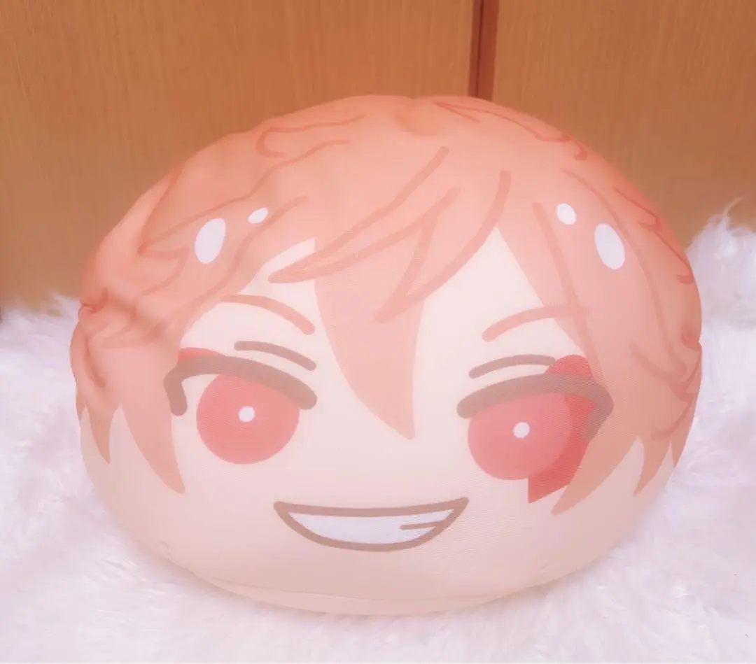 ツイステ フロイド ビッグおまんじゅう クッション - メルカリ