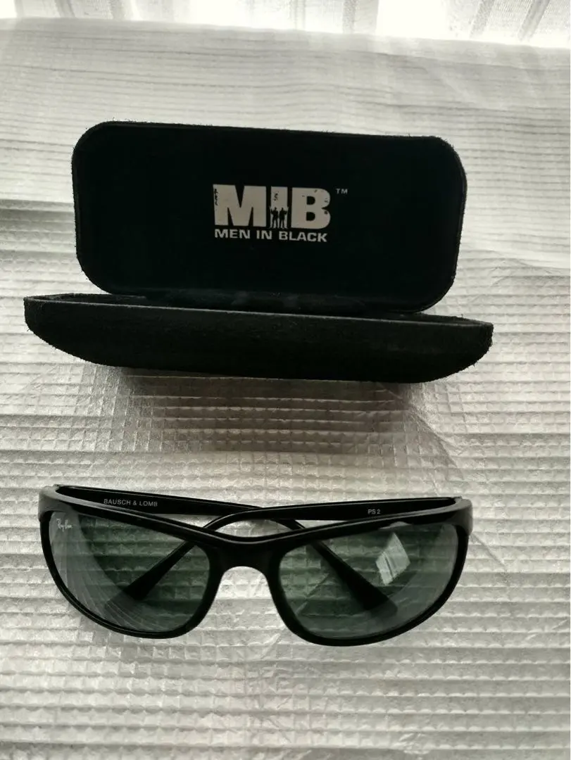 希少【RAY-BAN】サングラス MEN IN BLACK コラボ 未使用 希少【RAY-BAN】サングラス MEN IN BLACK コラボ 未使用