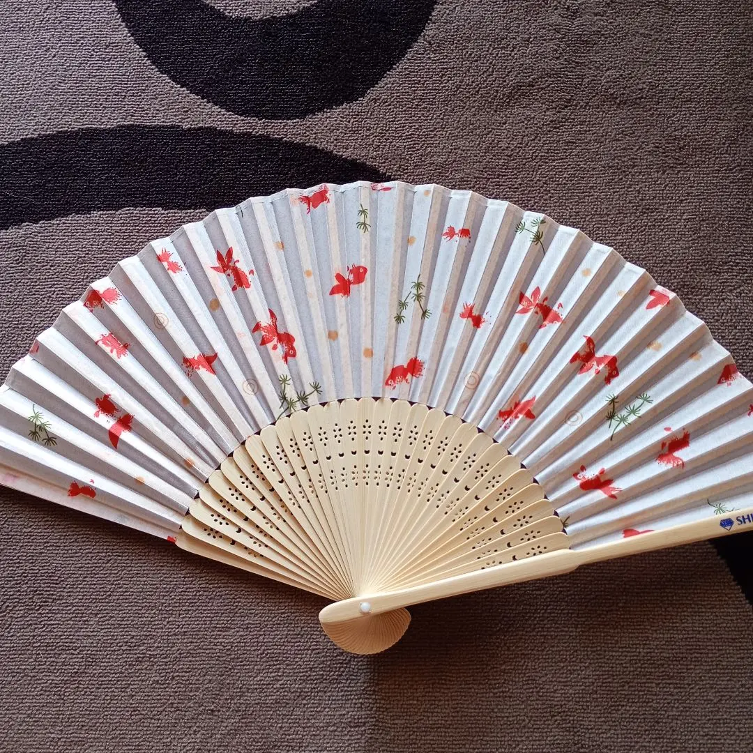 金魚圖案扇子 的縮圖