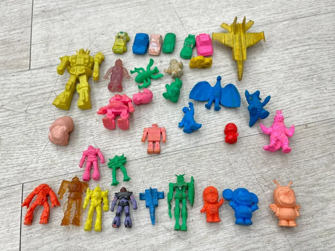 Thumbnail of Vintage Erasers: Dr. Slump Arale-chan, Gundam, and other assorted items