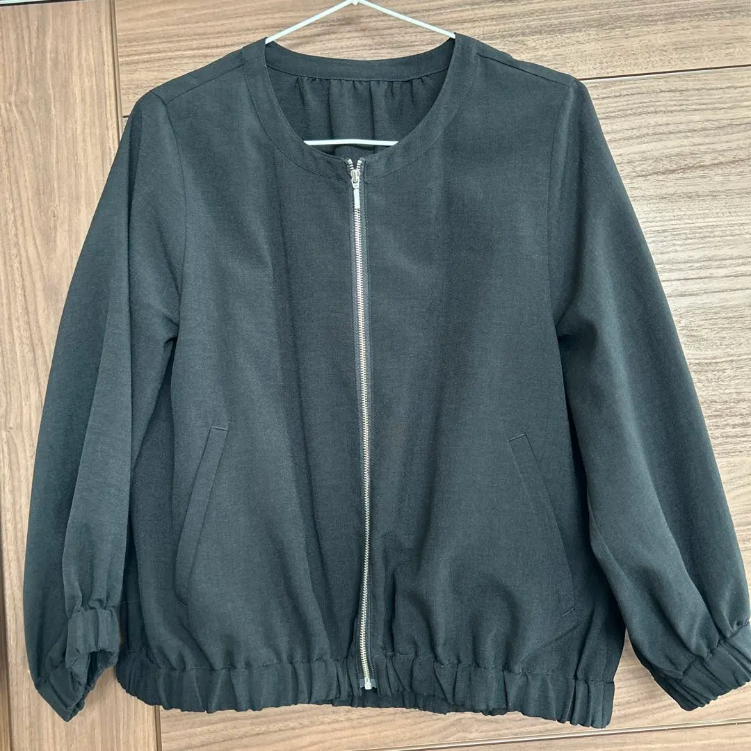 黑色 拉鍊外套 七分袖 的縮圖