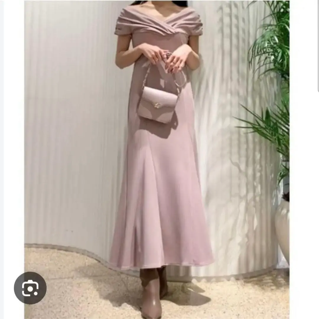 限定値下げ　SNIDELカットタイトドレス　ブラック SNIDEL（スナイデル）の「【WEB限定】カットタイトドレス