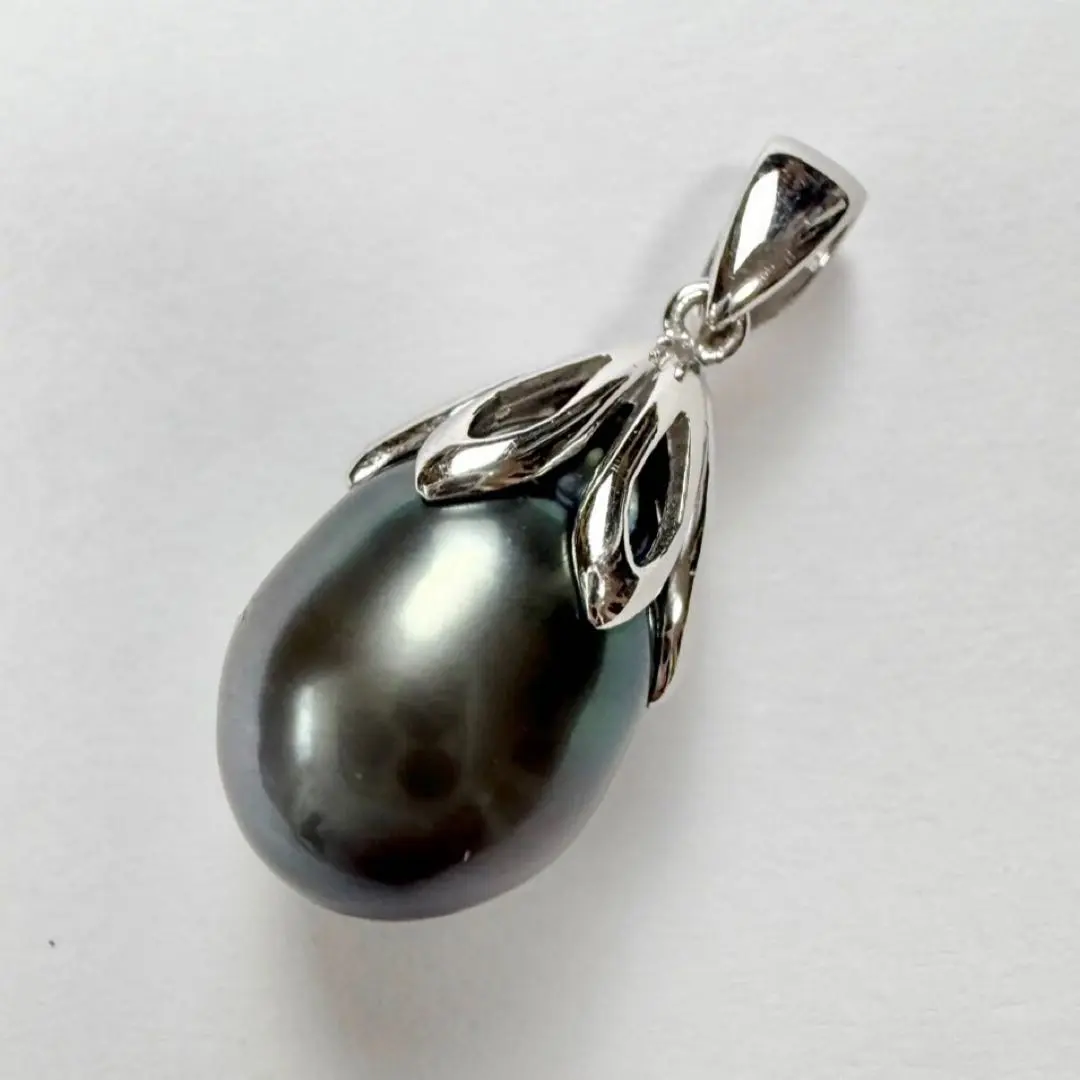 Thumbnail of TASAKI Tasaki Black Pearl Pendant Top K18 WG Pearl 10mm