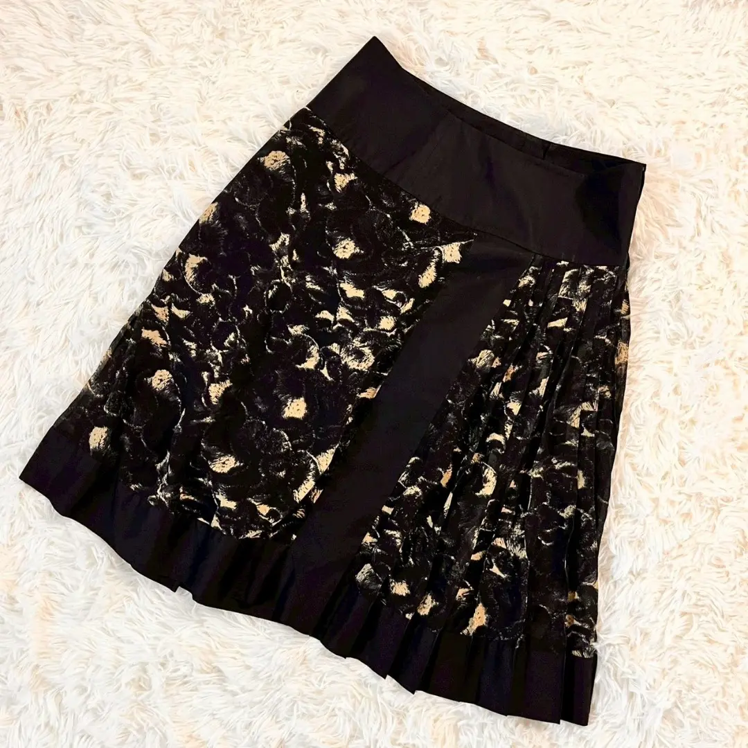 VIVIENNE TAM フレアスカート ４０ 黒系 VIVIENNE TAM フレアスカート 40 黒系 - メルカリ