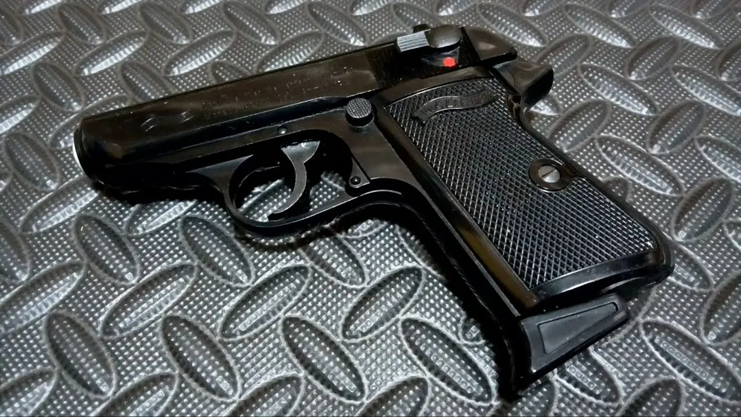 ゆ*じ様 マルシンCarl Walther PPK/S HW メッキクローム仕上
