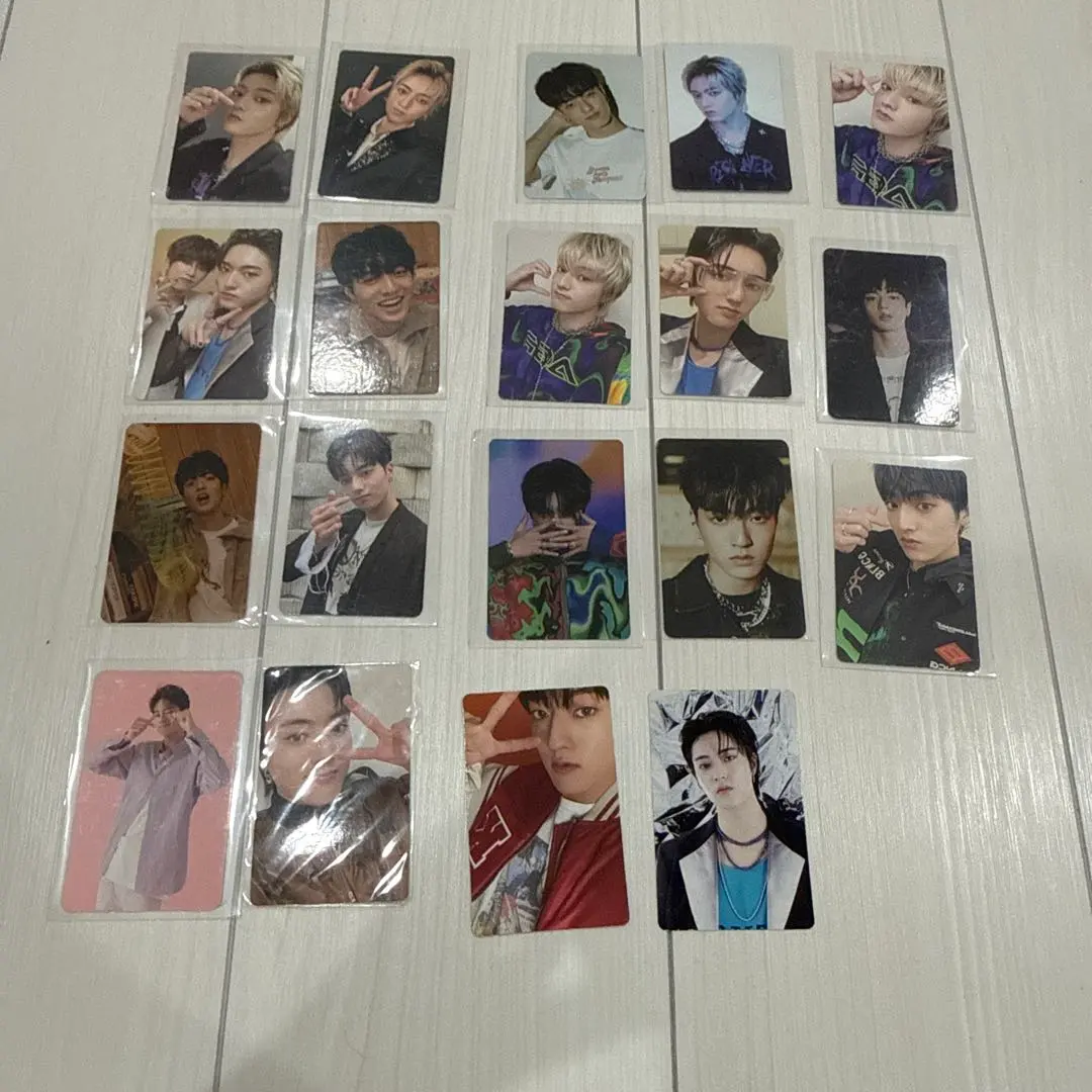 Thumbnail of treasure HARUTO trading card set