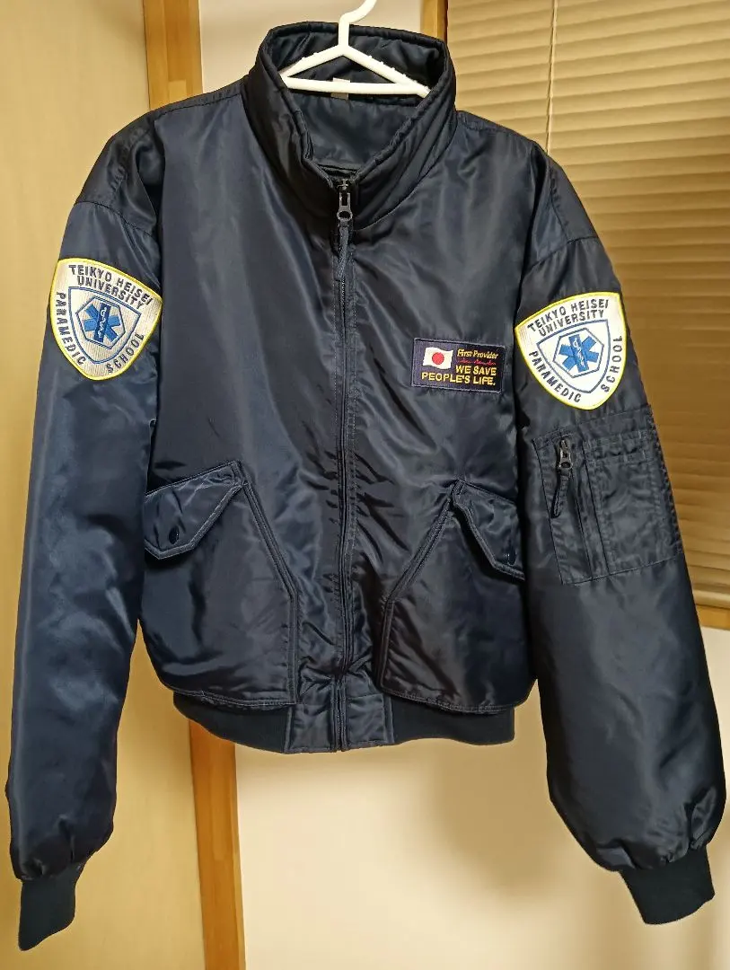 帝京平成大學 PARAMEDIC 外套 M 的縮圖