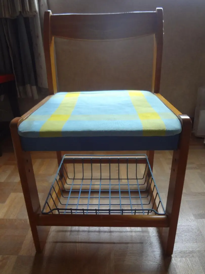 ビンテージ古家具◾️KOIZUMI 小泉 木製スタッキングチェア 木製チェア 椅子 ビンテージ古家具◾️KOIZUMI 小泉 木製スタッキングチェア 木製