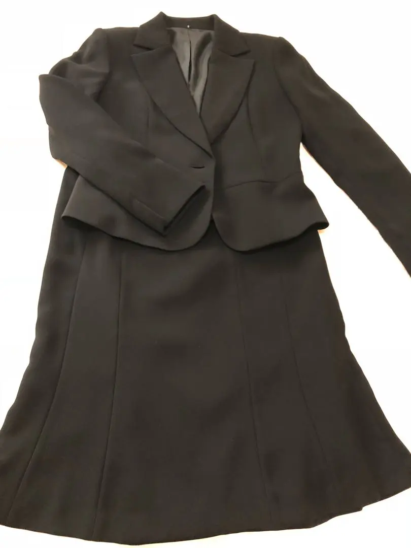 降價了 黑色喪服套裝 婚喪喜慶 的縮圖