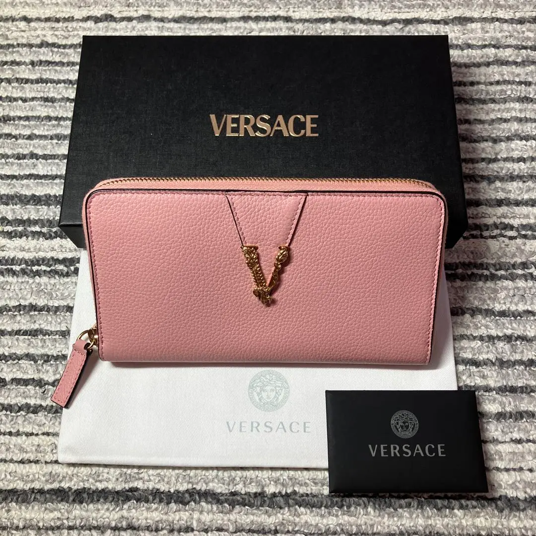 【新品タグ付】VERSACE ヴェルサー チ長財布 箱付き レディース 2025年最新】VERSACE 付属品：箱 長財布の人気アイテム - メルカリ