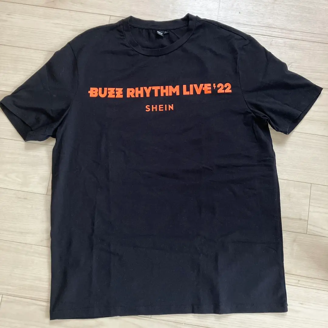 憧れの 2025年最新】バズリズムTシャツの人気アイテム - メルカリ アイドル