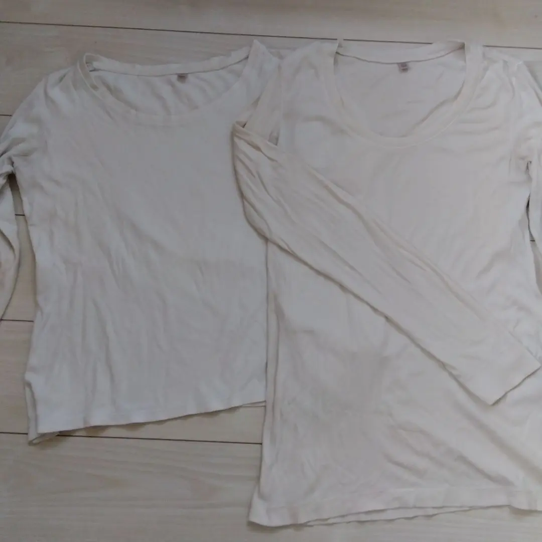Thumbnail of Uniqlo long-sleeved T-shirt, white, set of 2
