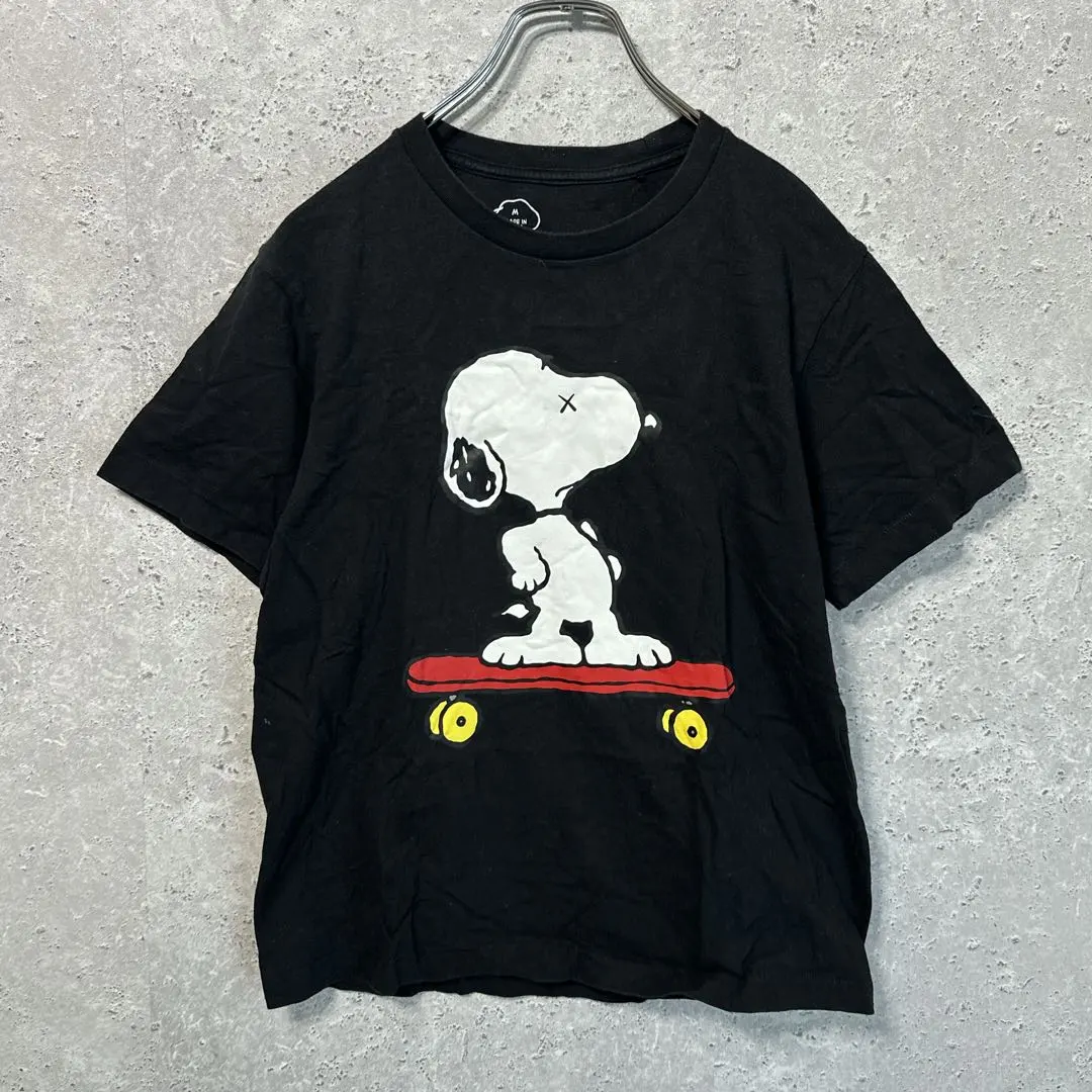 新品未使用　UNIQLO × ユニクロ カウズ ピーナッツ スヌーピー M UNIQLO - スヌーピー カウズ Kaws PEANUTS ユニクロ Tシャツ M