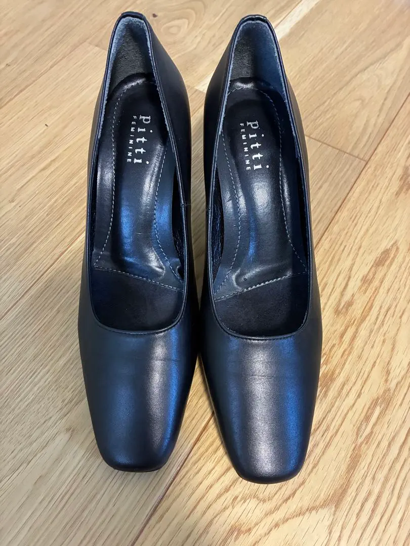 Thumbnail of Pitti pumps