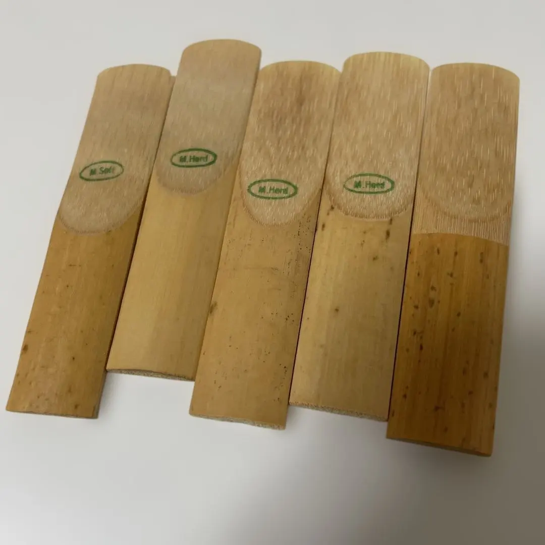 Thumbnail of Saxophone reed set of 5, M. H. Hart L. J. G. 15-418