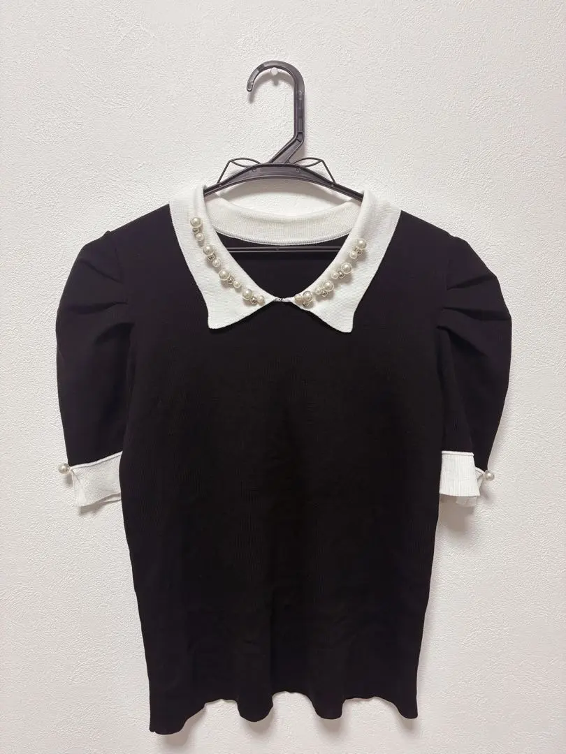 Thumbnail of Snag-style short-sleeved top, black