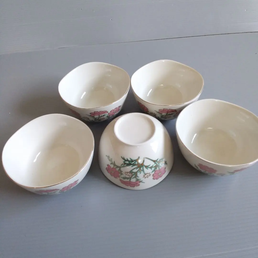 Thumbnail of Set of 5 floral ceramic bowls
