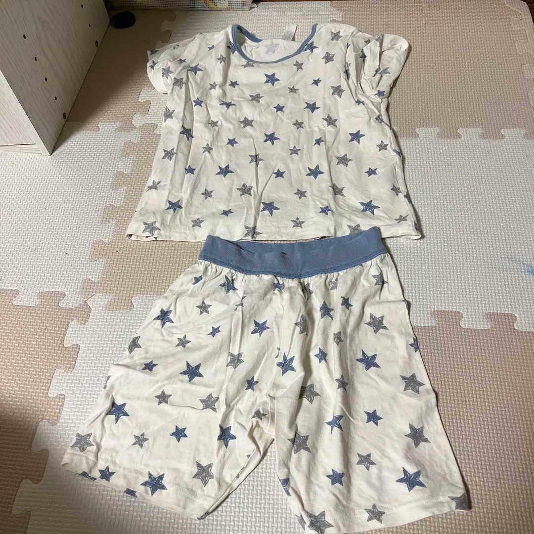 Thumbnail of Star-pattern cotton pajama set