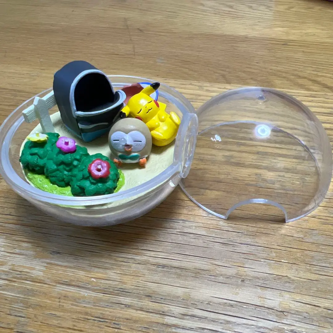 ポケモン　モクロー　グッズ　テラリウム　フィギュア　まとめ売り ピカチュウ，モクローなどのポケモンたちが和風の窓デザイン付き