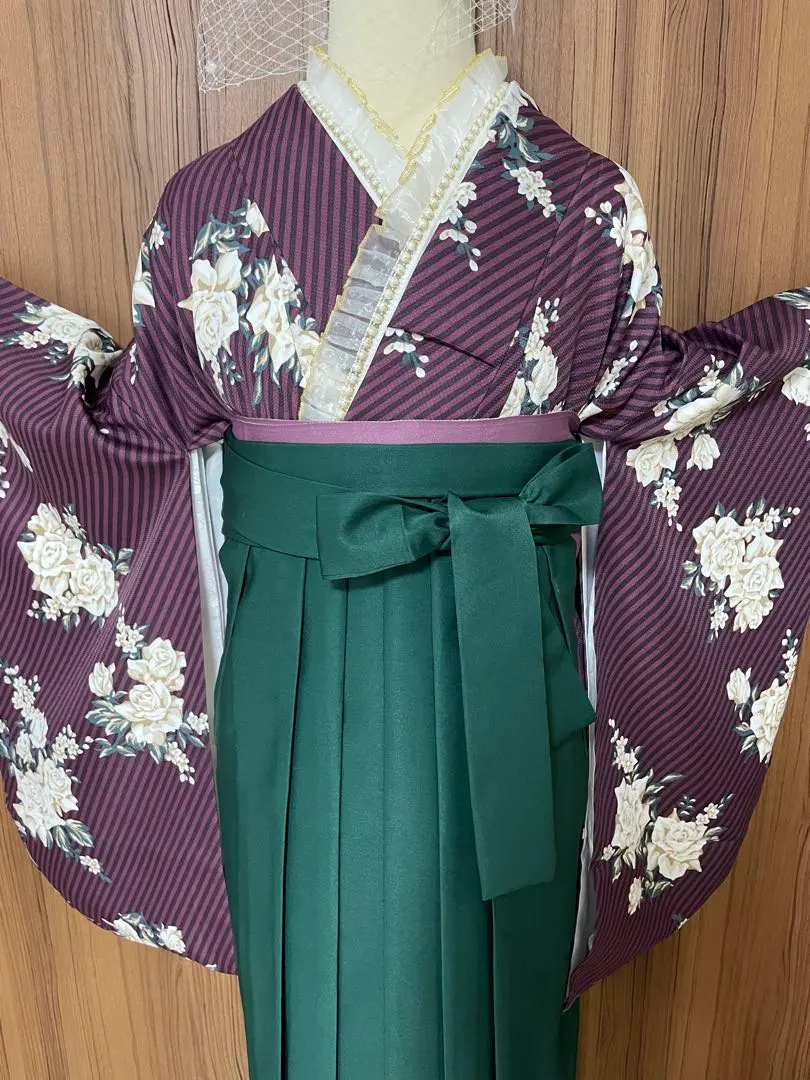 Thumbnail of Graduation Ceremony: Brand New, Unused Retro Modern Two-Footed Sleeved Kimono and Hakama 5-Piece Set
